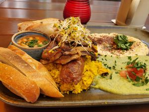 Brunch plate at SIGGIS v/gan dine & co. in Munich