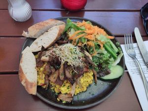 Scrambled tofu with mushrooms and tempeh at SIGGIS v/gan dine & co. in Munich