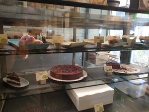 Cake buffet at SIGGIS v/gan dine & co. in Munich