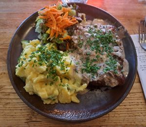 Crispy at SIGGIS v/gan dine & co. in Munich