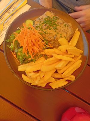  at SIGGIS v/gan dine & co. in Munich