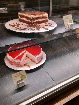  at SIGGIS v/gan dine & co. in Munich