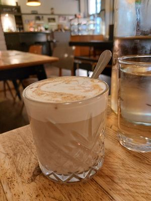 Chai latte with oat milk at SIGGIS v/gan dine & co. in Munich