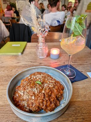 Lasagna and Inge spritz at SIGGIS v/gan dine & co. in Munich
