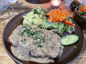   at SIGGIS v/gan dine & co. in Munich