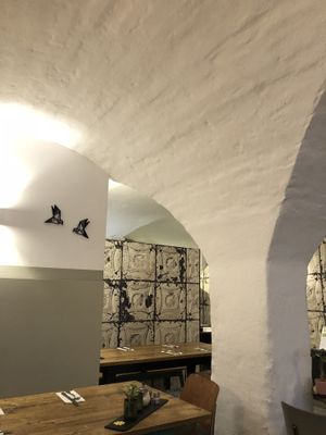 Simple and nice decor at SIGGIS v/gan dine & co. in Munich