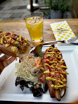  at SIGGIS v/gan dine & co. in Munich