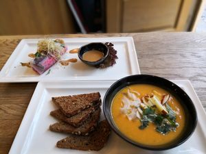   at SIGGIS v/gan dine & co. in Munich