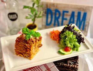 Schlemmen im SIGGIS 😋☺️
Der Klassiker - Unsere Lasagne 😍
Hier braucht es keine Beschreibung, sondern nur viel Hunger ;-)
Einfach kommen und genießen 😋😋😋 at SIGGIS v/gan dine & co. in Munich