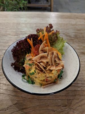 Delicious lentil salad at SIGGIS v/gan dine & co. in Munich