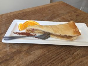 Apple cake at SIGGIS v/gan dine & co. in Munich