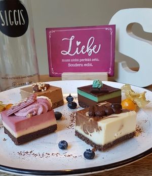 Our new RAW cakes😁:-D at SIGGIS v/gan dine & co. in Munich