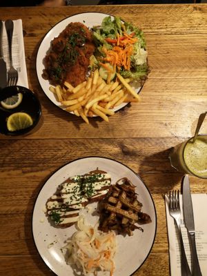 Great schnitzel and dumplings at SIGGIS v/gan dine & co. in Munich