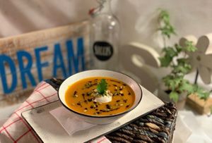 Schlemmen im SIGGIS😋😃
Kürbiscremesuppe mit Meerrettichschmand und Kürbiskernknusper - so lecker und genau das Richtige für die trüben Herbsttage 😋� at SIGGIS v/gan dine & co. in Munich