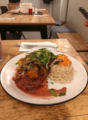 Grateful  at SIGGIS v/gan dine & co. in Munich