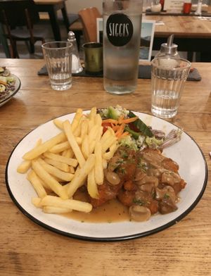 Crispy  at SIGGIS v/gan dine & co. in Munich