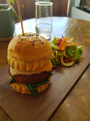 Burger with pineapple at SHAKA - Bohol in Panglao