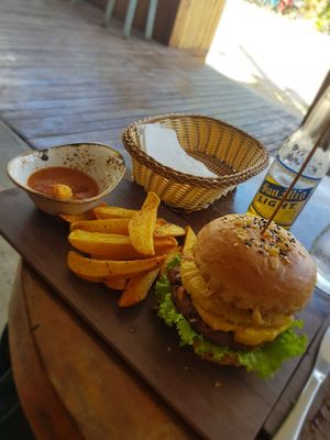 Burger with guacamole at SHAKA - Bohol in Panglao