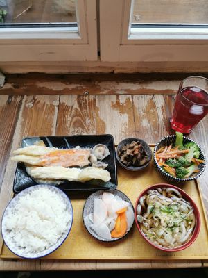 Vegan Teishoku (Set Menue) and Shiso Soda at Nobiko in Cologne