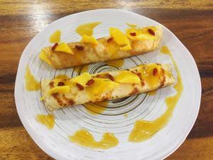 Gluten free pancakes with mango at Shake It in Koh Samui