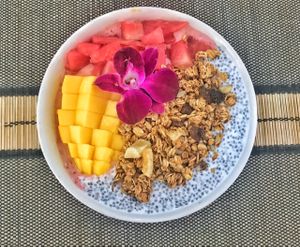 smoothie bowl (vegan) at Shake It in Koh Samui