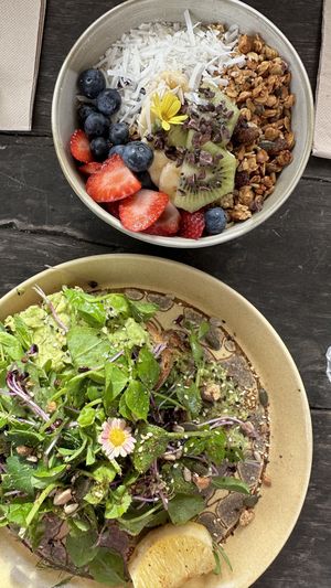 Açai bowl and avocado on toast 😋  at Folk in Byron Bay