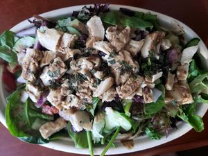 Mediterranean bowl w/Mindful Chik'n, no feta, & balsamic vs the pomegranate at grabbagreen in Killeen