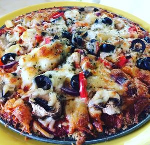 Pizza com base de couve flor at Fortuna Cafe in Sintra