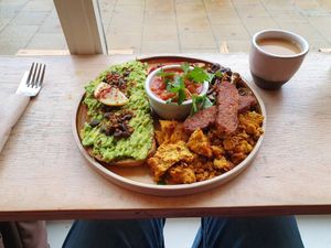 Full brekky with earl grey tea at The Longhouse Cafe in Brighton