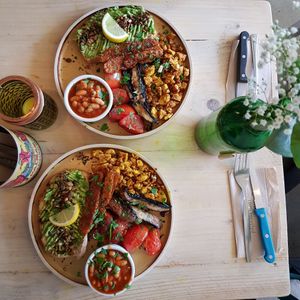 Full breakfast with added tempeh maple bacon at The Longhouse Cafe in Brighton