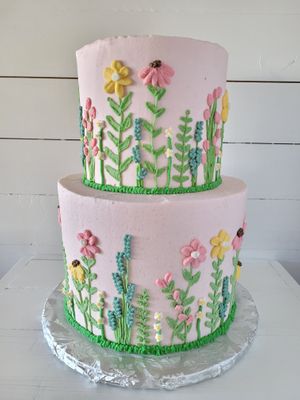 Tiered wedding cake at Positively Frosted in Scottsdale