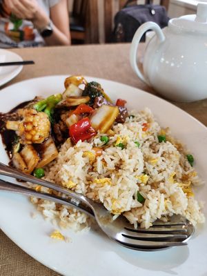 Black pepper beef fried rice at Vegie Bowl in Springvale
