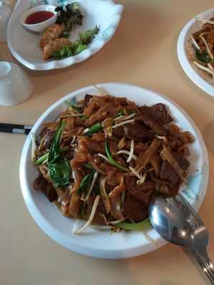 Beef Stir Fry with Rice Noodles at Vegie Bowl in Springvale