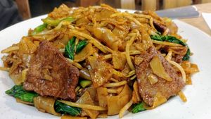 Beaf kwai teow at Vegie Bowl in Springvale