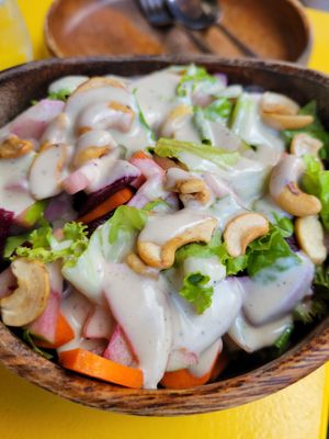 Happiness salad at Happiness in El Nido