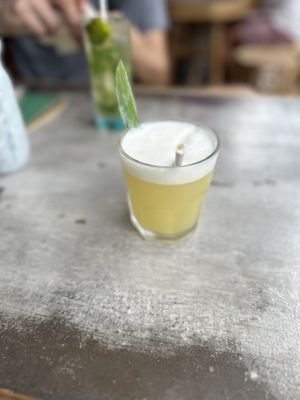 Pinacolada happy hour 🍍🥥  at Happiness in El Nido