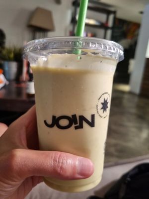 None of their smoothies are vegan marked so make sure to ask twice at JOIN Juice Bars - Paleon Patron Germanou in Thessaloniki
