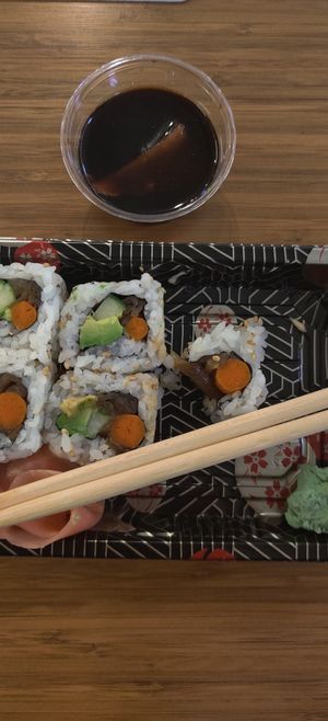 Couldn't wait, started eating before taking the pic at ATL - Umaizushi - TC in College Park