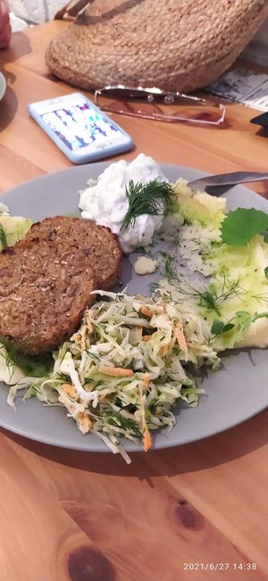 Kotlet z kalafiora at Zjadliwości in Lodz