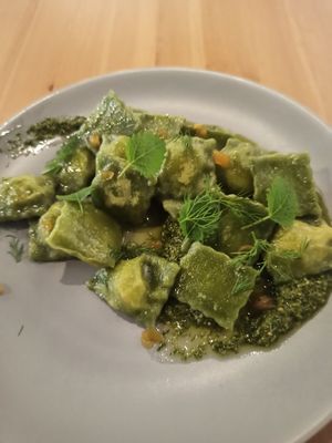 Ravioli with homemade sorrel pesto at Zjadliwości in Lodz