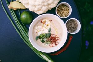 Baked cauliflower soup at Zjadliwości in Lodz