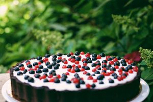 Black and red currant tart at Zjadliwości in Lodz