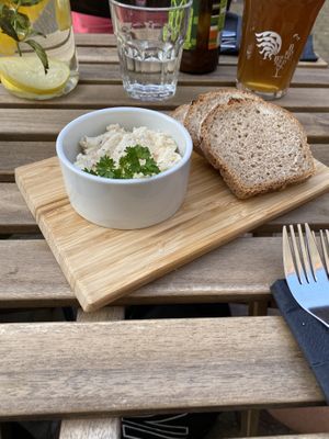 Almond “cheese” and rye bread at Zjadliwości in Lodz