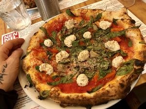 vegan pizza at Antica Pizzeria Nennillo in Cologne