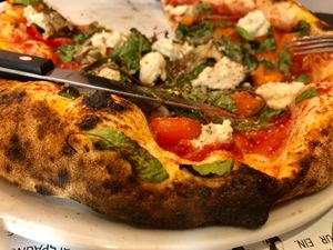 vegan pizza at Antica Pizzeria Nennillo in Cologne