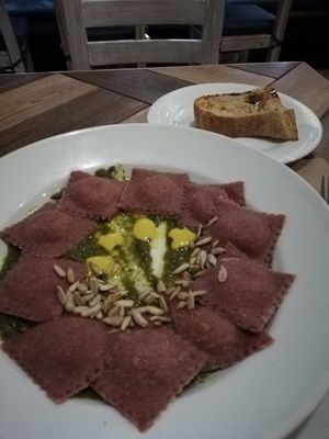 Ravioli with ricotta and pesto at De/Raiz Cocina Café - Calle 65 in Bogota