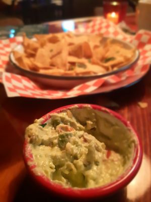 Nachos with guacamole #Veganuary at Smithy's Tavern in Huez