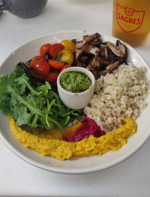 Lunch at The Therapist - LxFactory in Lisbon