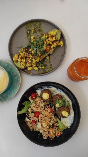 No-meat balls (cold) & avocado toast at The Therapist - LxFactory in Lisbon
