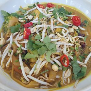 Vegan Pad Thai at The Therapist - LxFactory in Lisbon